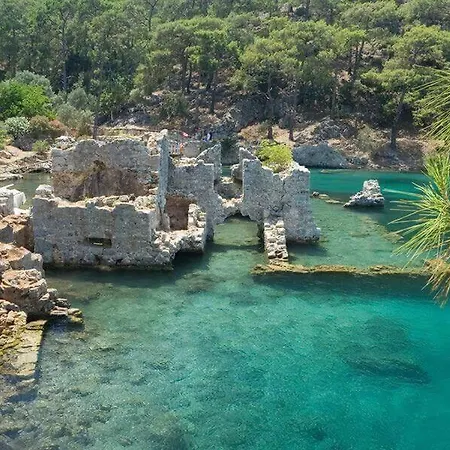 Πλωτό κατάλυμα Muc Yachting 2